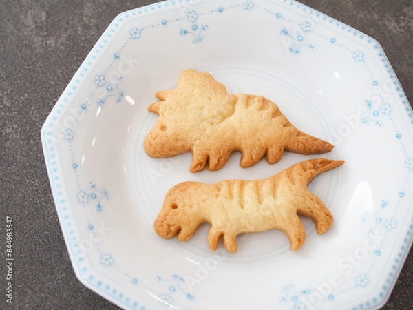 Obraz 皿の上に乗った恐竜クッキー