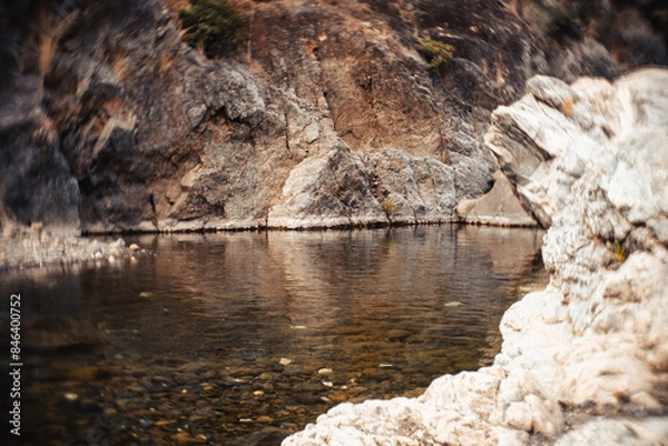 Obraz Paraje de Río. Charca. Piedra y curso del agua.