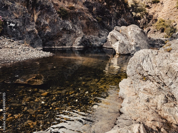 Obraz Paraje de Río. Charca. Piedra y curso del agua.