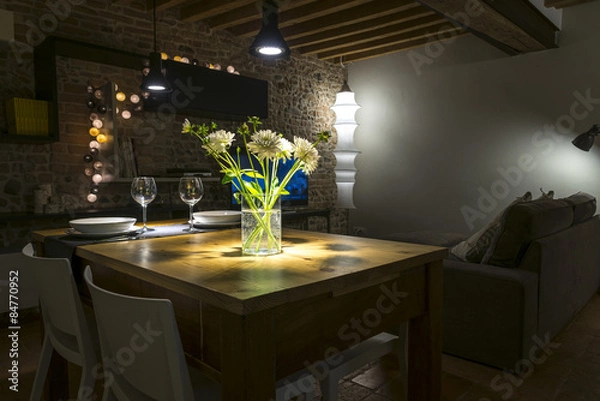 Obraz cena romantica con luci soffuse