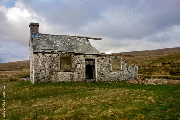 Obraz Derelict Cottage on Moors