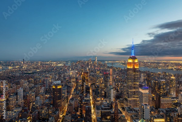 Fototapeta Aerial view of the Empire State Building and downtown Manhattan at dusk, New York City. 