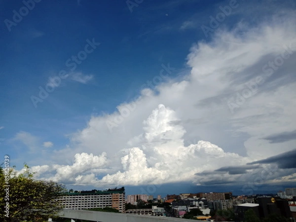 Obraz clouds over the city