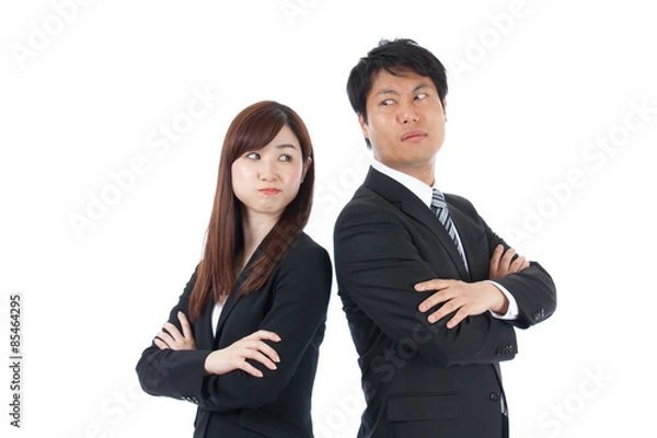 Fototapeta ビジネスマン　ビジネスウーマン　男性　女性　怒る　喧嘩　仲間　腕組み