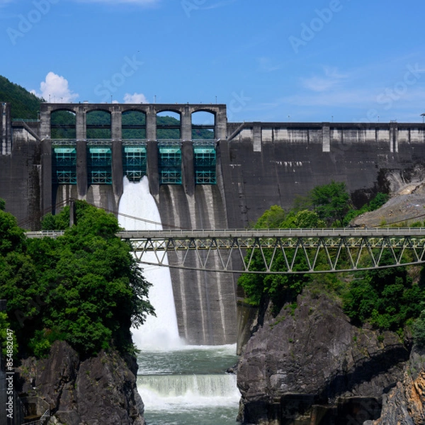 Obraz 青空を背景にした丸山ダム