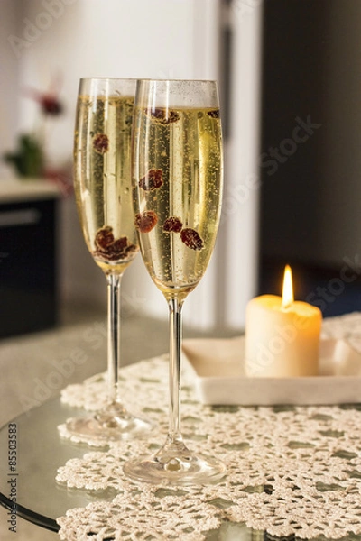 Obraz Champagne glasses with cranberries