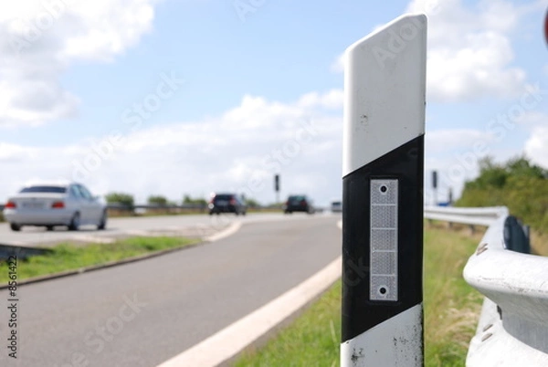 Obraz Begrenzungspfahl an der Leitplanke