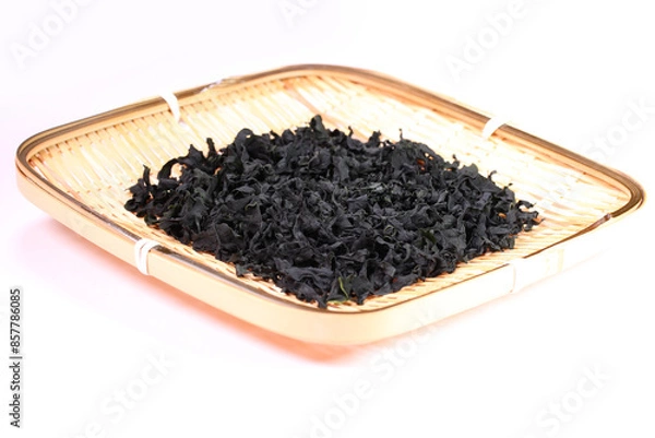 Fototapeta ザルに盛った乾燥わかめ