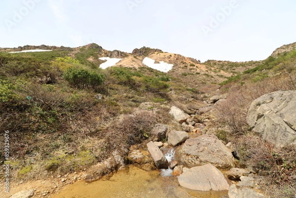 Fototapeta 2024年5月の福島県の安達太良山の山開き