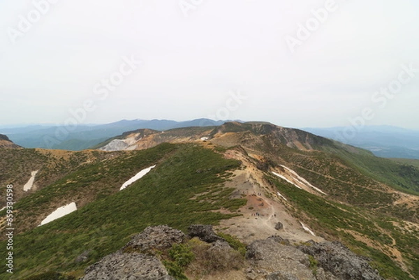 Fototapeta 2024年5月の福島県の安達太良山の山開き