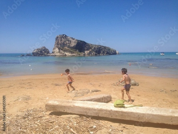 Fototapeta bimbi al mare