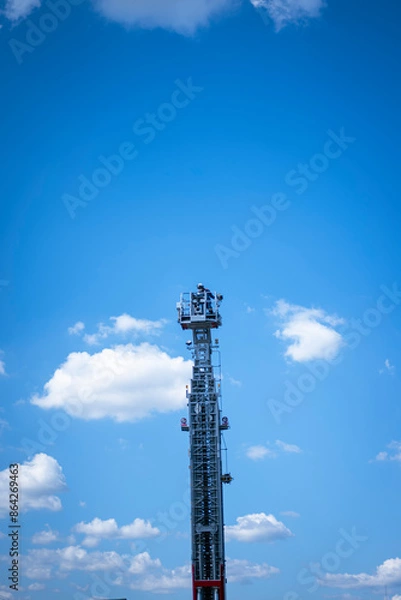 Obraz はしご車の訓練をする消防士