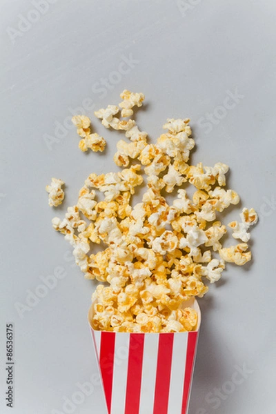 Obraz Full popcorn in classic popcorn box