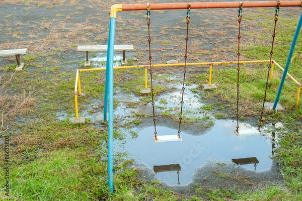 Obraz 雨の後のブランコ