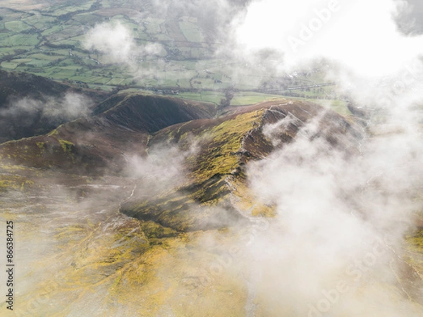 Fototapeta Amazing Cloud Inversion Over Mountain In The Lake Distract From Above