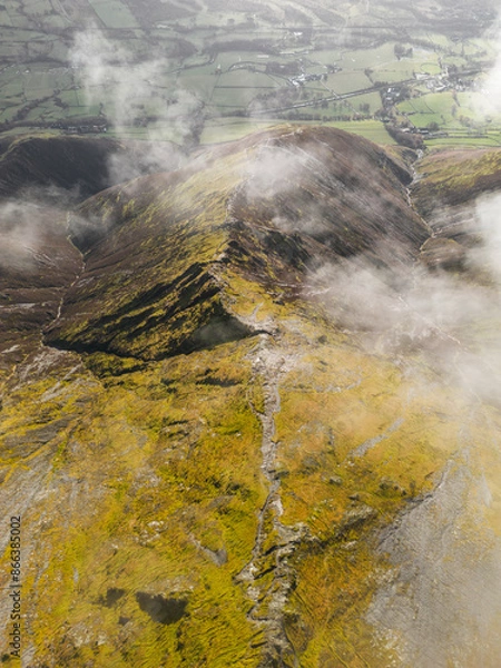 Fototapeta Amazing Cloud Inversion Over Mountain In The Lake Distract From Above