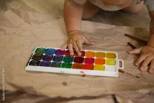 Obraz sister and brother hugging