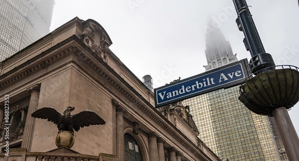 Obraz New york city signs and buildings in fog