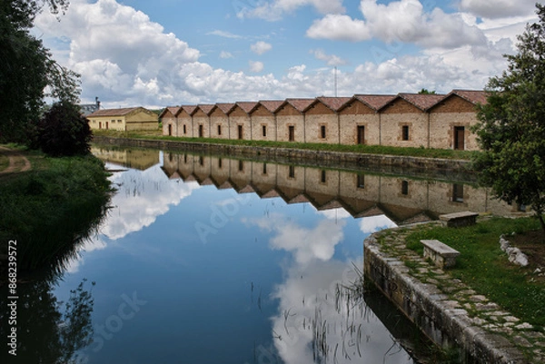 Fototapeta Basin of the Canal de Castilla located in the Spanish municipality of Alar del Rey. Civil and hydraulic engineering work in the 18th and 19th centuries.