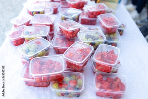 Obraz fruits in a small plastic container 