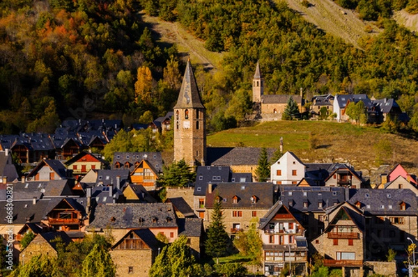 Obraz Salardú and Unha villages, in Naut Aran, during autumn (Aran Valley, Catalonia, Pyrenees, Spain)