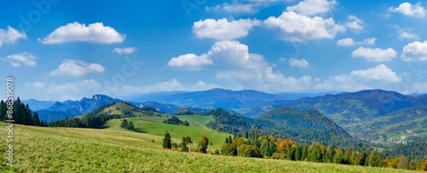 Obraz Autumn landscape in Pieniny mountains, Poland
Panoramic view from the Durbaszka peak to the Pieniny, Gorce and Beskidy Mountains.