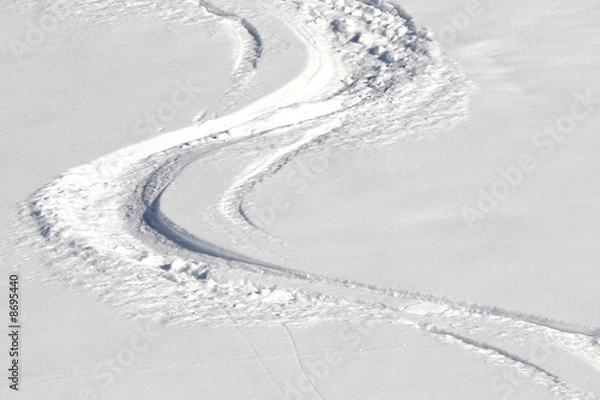 Fototapeta Skispuren im Pulverschnee
