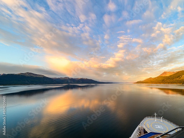 Fototapeta Ship entering the Beagle Channel at dawn