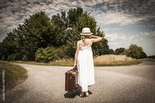 Obraz Mädchen verlassen auf Landstraße