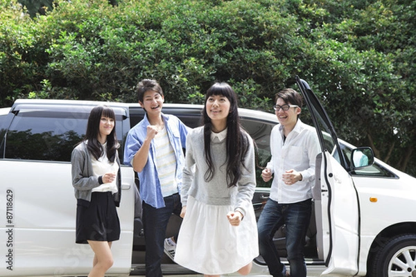 Obraz 車から降りる学生たち