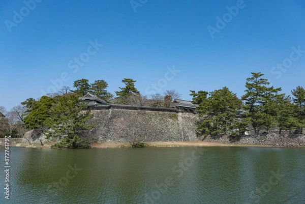 Fototapeta 松江城を取り囲むように流れる京橋川