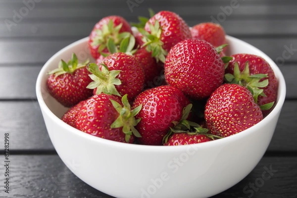 Fototapeta Erdbeeren in Schale