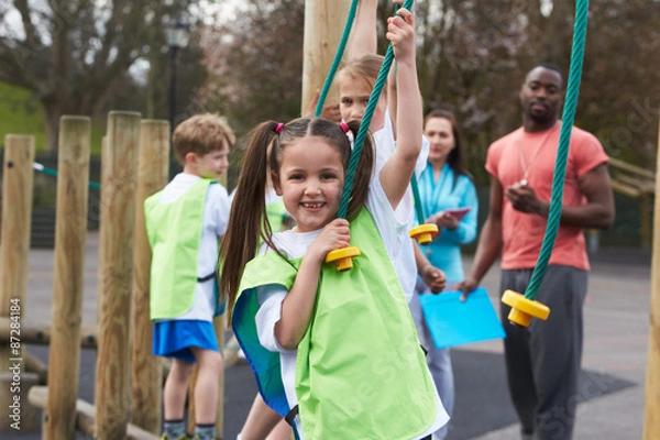 Obraz Group Of Children In School Physical Education Class