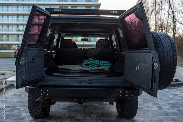 Obraz a large car for off-road driving