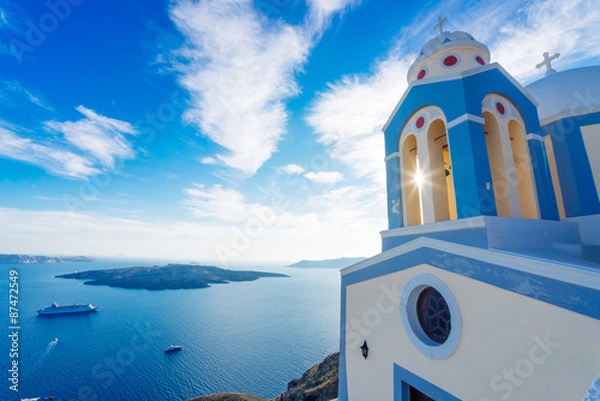 Obraz Santorini beautiful church, sun and volcanic caldera with cruise ships, Greece