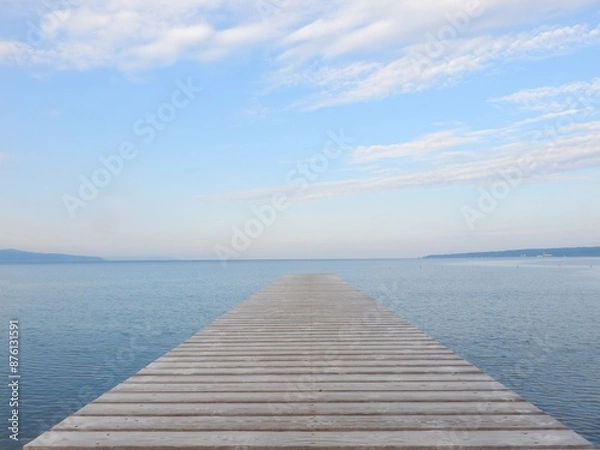 Obraz 日本新潟県佐渡市佐和田海水浴場にあるあめやの桟橋と青い海と青空 Ameyano Pier, Sado, Niigata