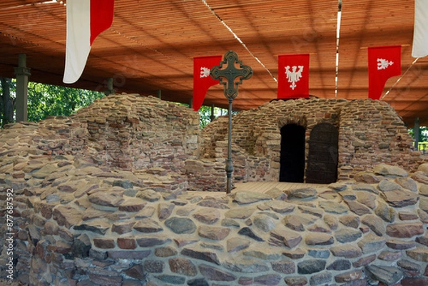 Fototapeta Ruins of the palatium and chapel, Ostrow Lednicki, Poland 