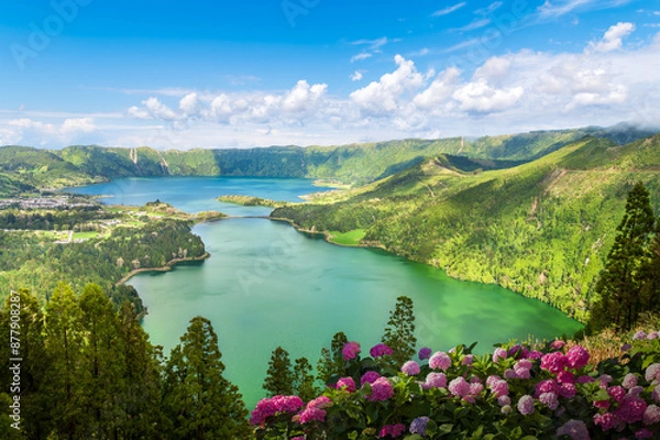 Fototapeta Landscape with Sete Cidades lakes, view from the Miradouro da Vista do Rei viewpoint in Sao Miguel island, Azores, Portugal