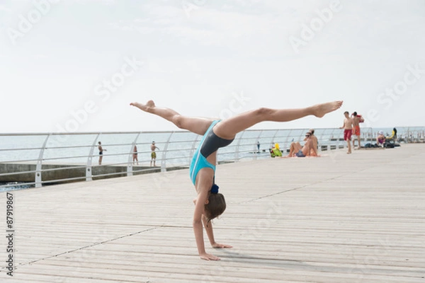 Obraz гимнастика на пляже