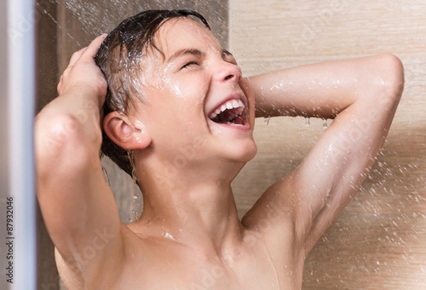 Obraz Child in shower