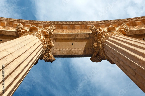 Fototapeta Roman architure-inspired style columns decorate the Palace of Fine Arts in San Francisco, CA.