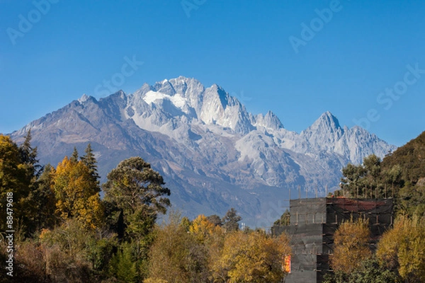 Fototapeta Jade Dragon Snow Mountain in Lijiang, Yunnan, China