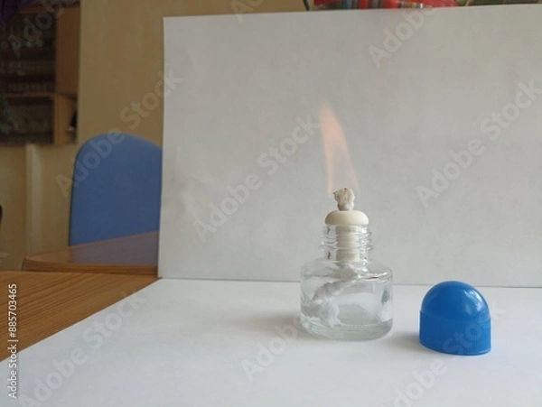 Obraz Chemical glassware in a chemistry lesson. Demonstration experience.