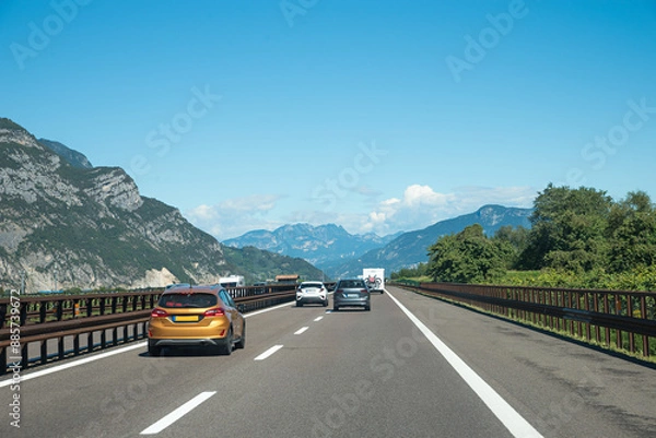 Fototapeta traffic on the Brenner motorway, transit route with through Tyrol to Italy