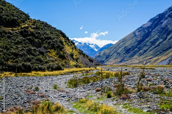 Obraz Off-roading through the river bed at Macaulay Valley