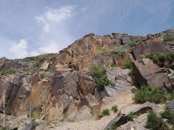Fototapeta カザフスタン　世界遺産タムガリの考古的景観にある岩絵群