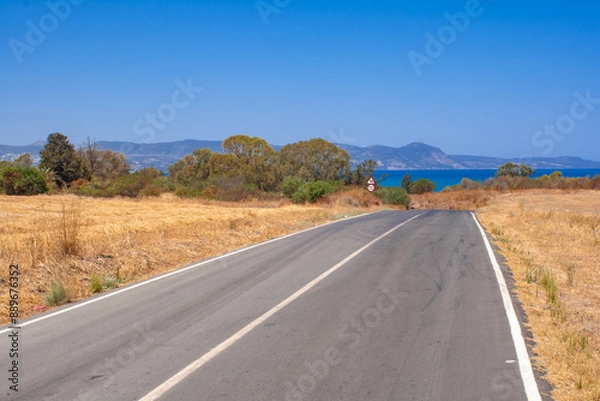 Fototapeta Straße auf dem Weg in den Urlaub, Reise ans Meer hinter dem Horizont