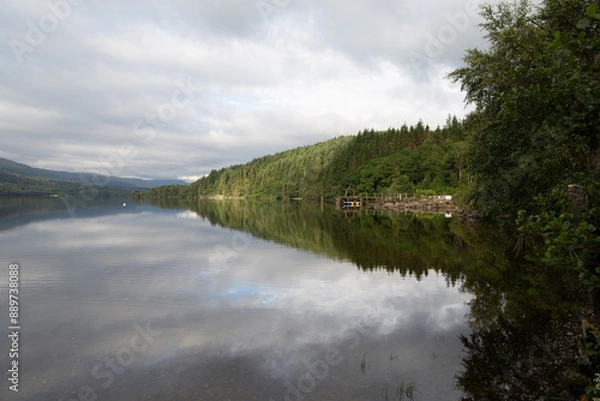 Obraz Beautiful Loch Tay in Perthshire, in the Scottish Highlands on a summers morning