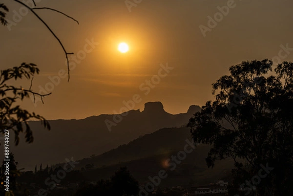 Obraz View of Pedra do Baú during sunrise