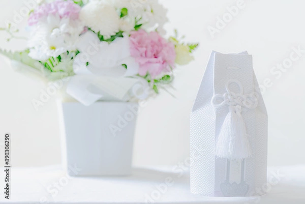 Obraz ペット用の骨壷 お葬式、お悔やみの花束